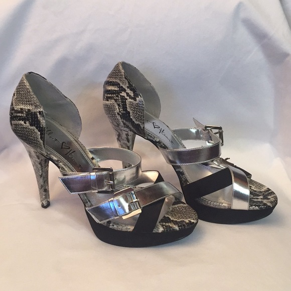 Velvet Heart 💕Women's Oriana High Heels Platforms - Picture 6 of 8